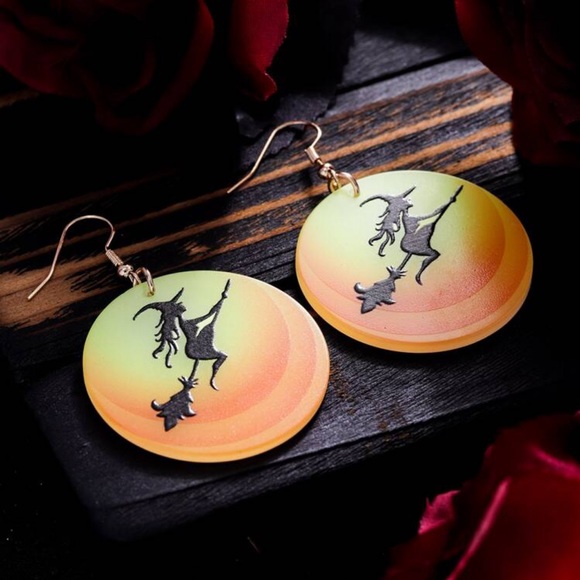 $3 LUMINOUS WITCH AND MOON EARRINGS. NEW. $3 WITH ANY $10 OR MORE - Picture 7 of 16